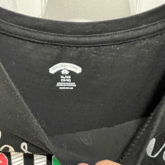 Holiday time, Christmas shirt XLarge black tee shirt - Picture 3 of 6